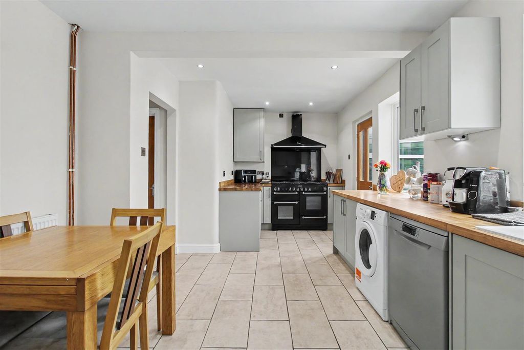 Property photo 3 of 21 Kitchen