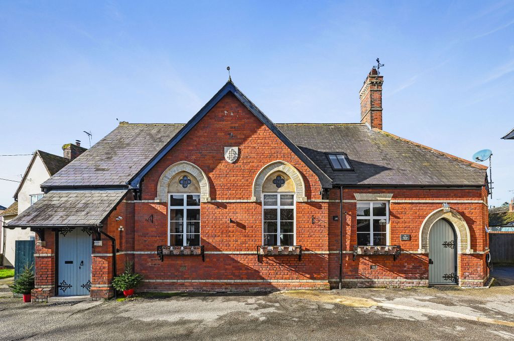 Property photo 1 of 33