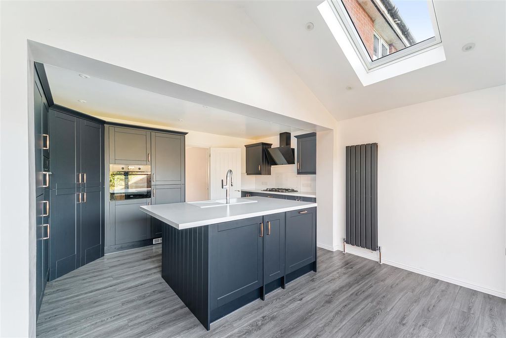 Property photo 3 of 16 Kitchen/Diner