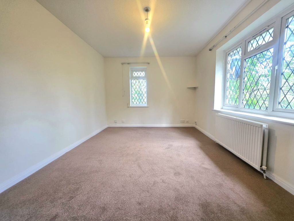 Property photo 2 of 10 Living Room 2