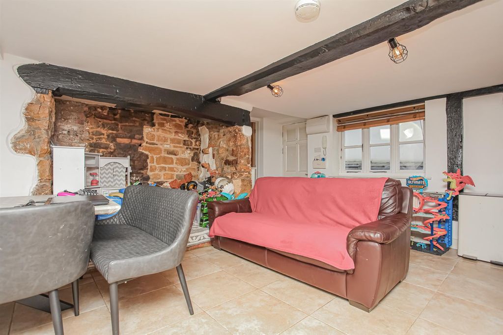 Property photo 3 of 7 Img_1019.Jpg