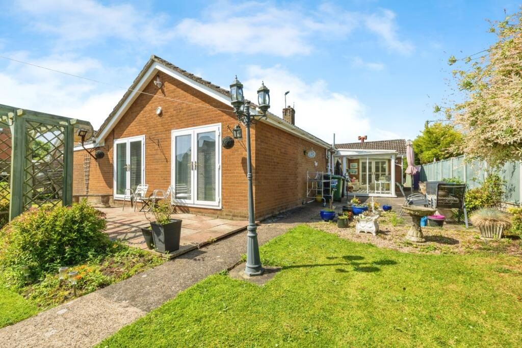 Property photo 2 of 17