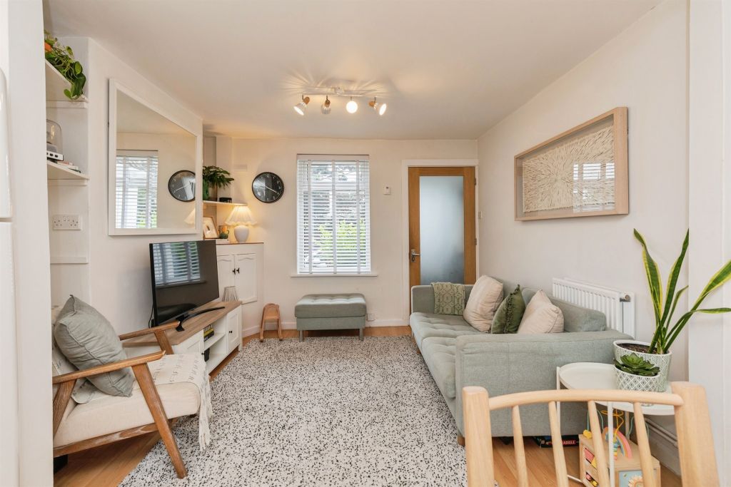 Property photo 2 of 17