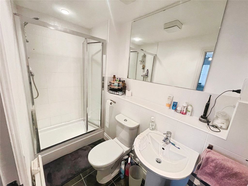 Additional image 7 of 2 bed flat for saleManor Gardens Close, Loughborough, Leicestershire LE11