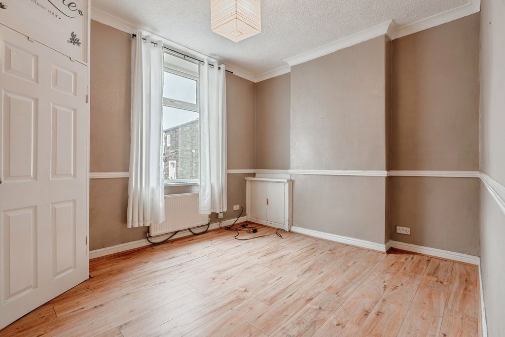 Property photo 2 of 16 Pbox-Img.Jpg