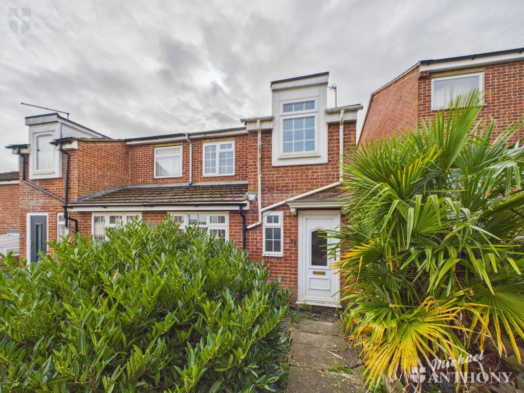 Property photo 1 of 13 Cam02773G0-Pr0413-Still014