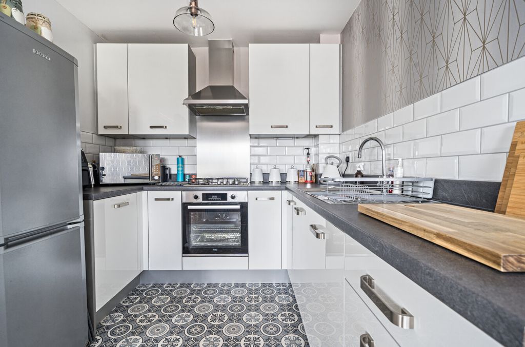 Property photo 3 of 21 3 - 1317693-8-6867A2F...