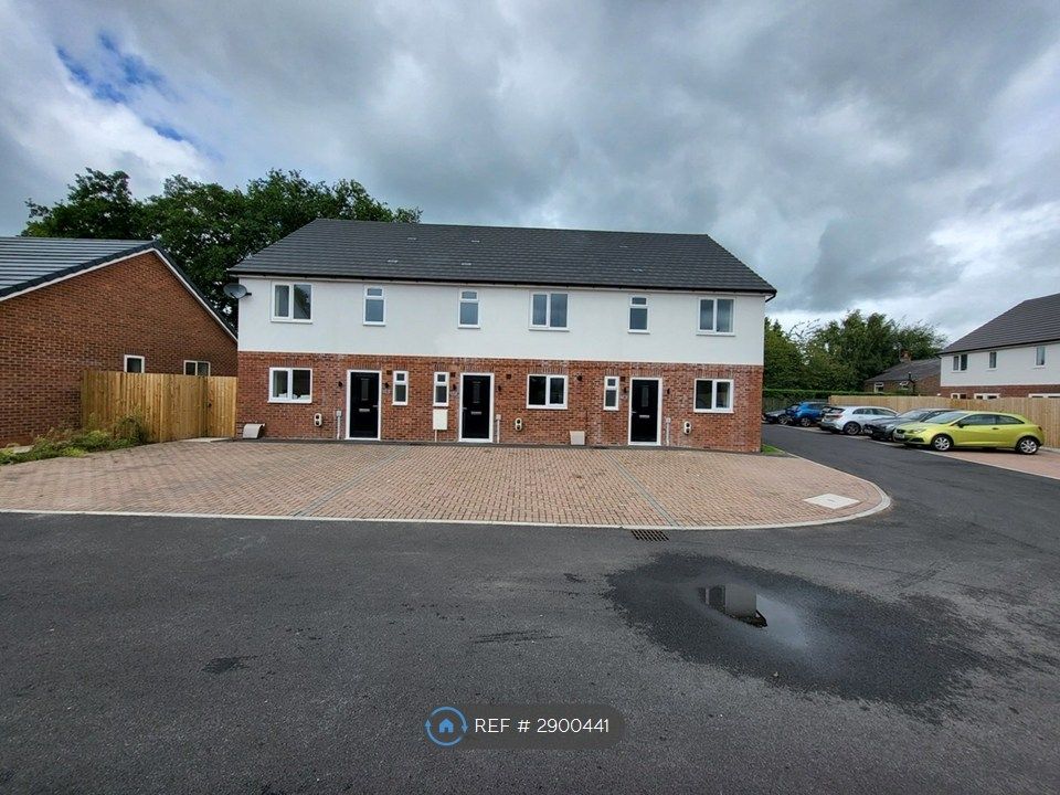 Property photo 1 of 18 Middle Terrace Of 3