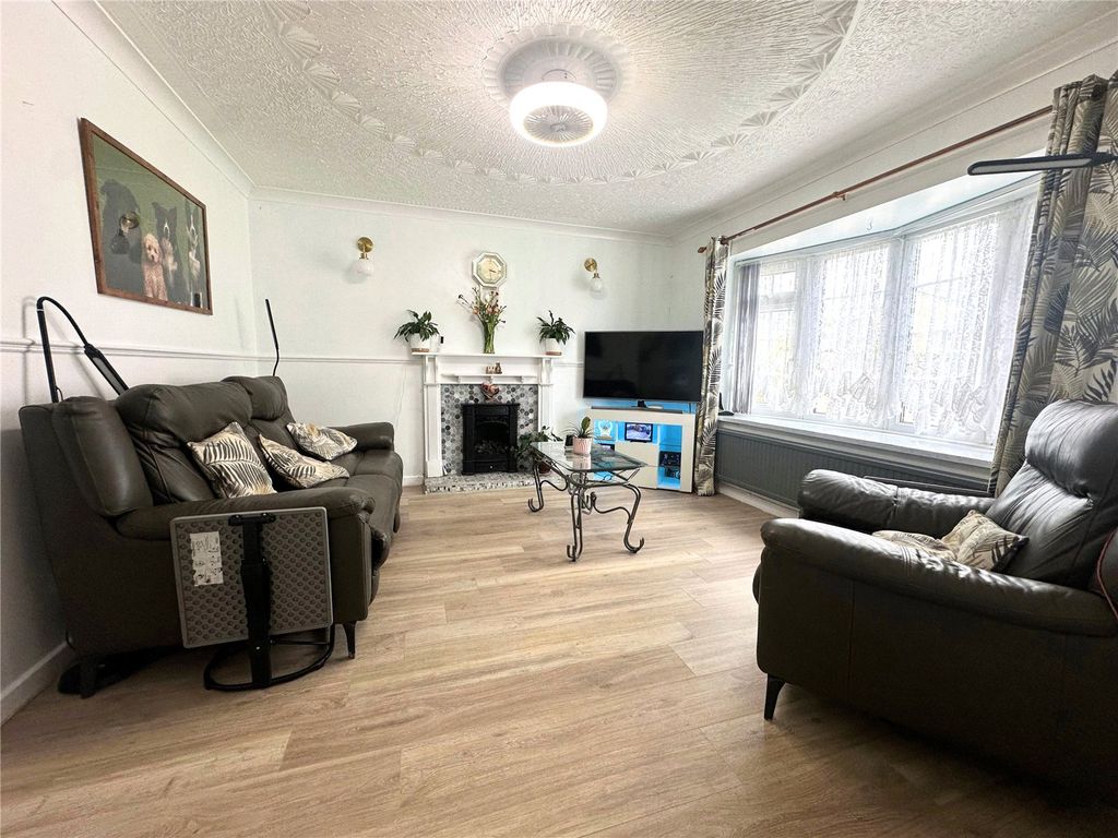 Property photo 3 of 21 Picture No. 32