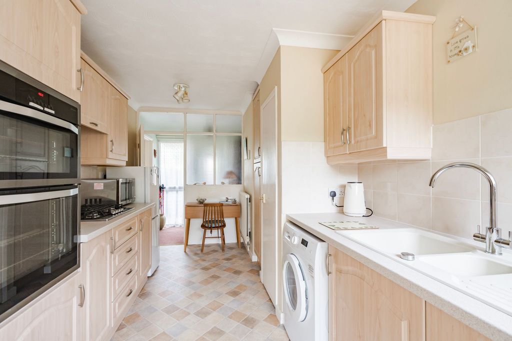 Property photo 2 of 18