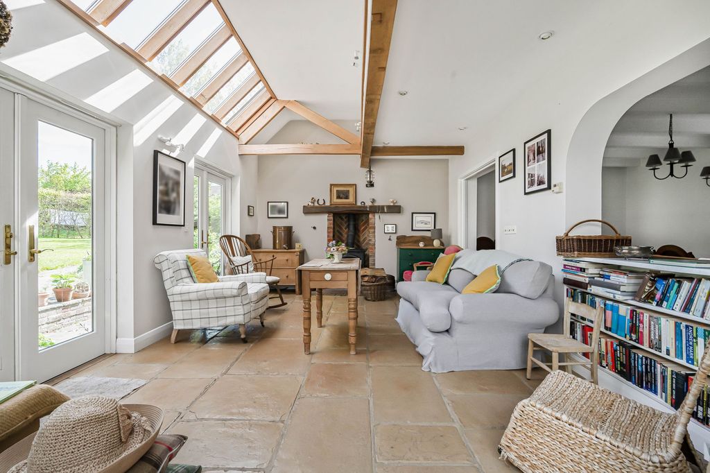 Property photo 1 of 35