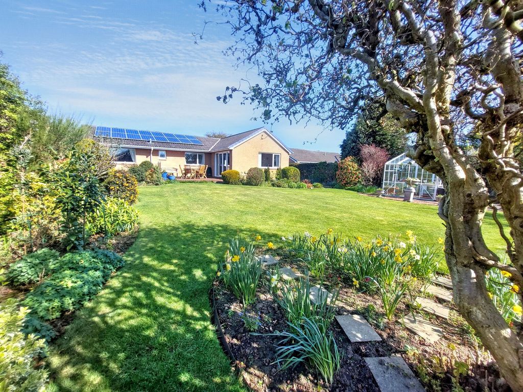 Property photo 2 of 37