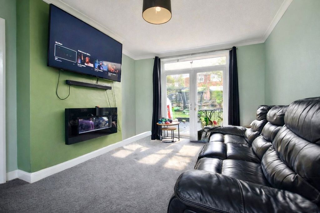 Property photo 2 of 16 Living Room