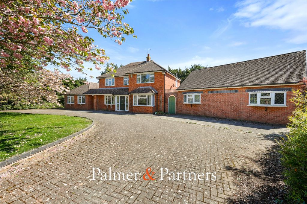 Property photo 1 of 37 Picture No. 34
