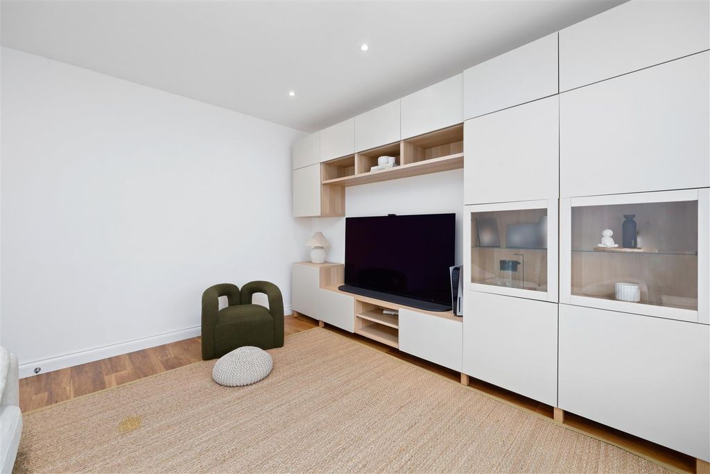 Property photo 3 of 24 19628121 (4).Jpg