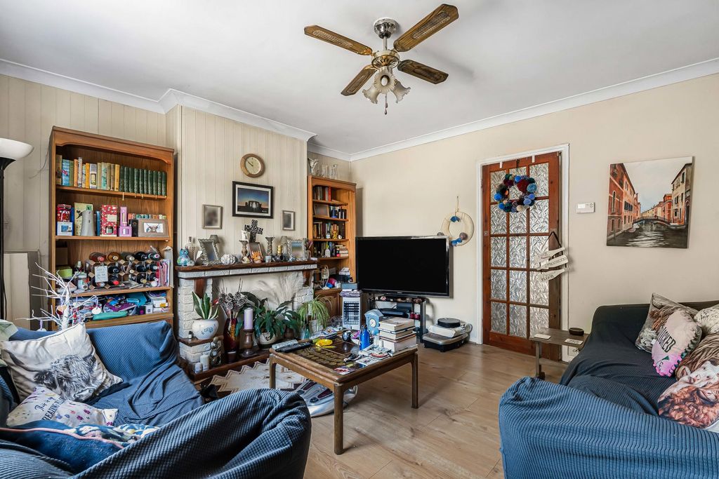 Property photo 2 of 11 Reception Room