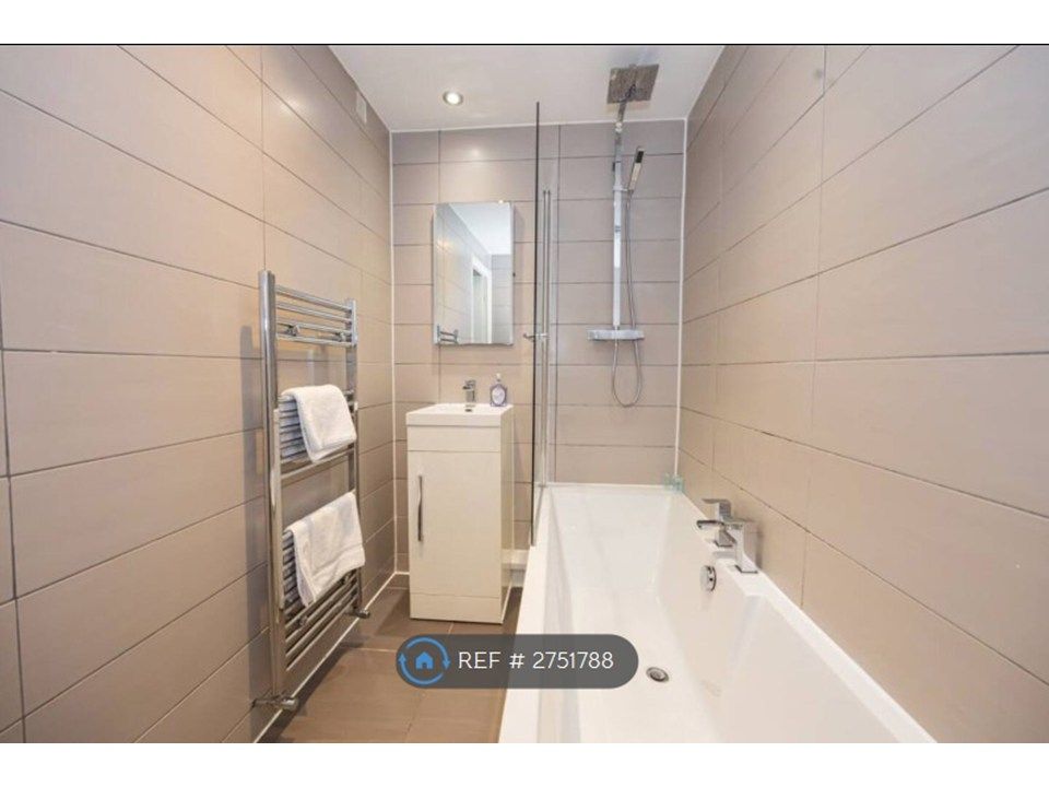 Property photo 3 of 20 Bathroom 2