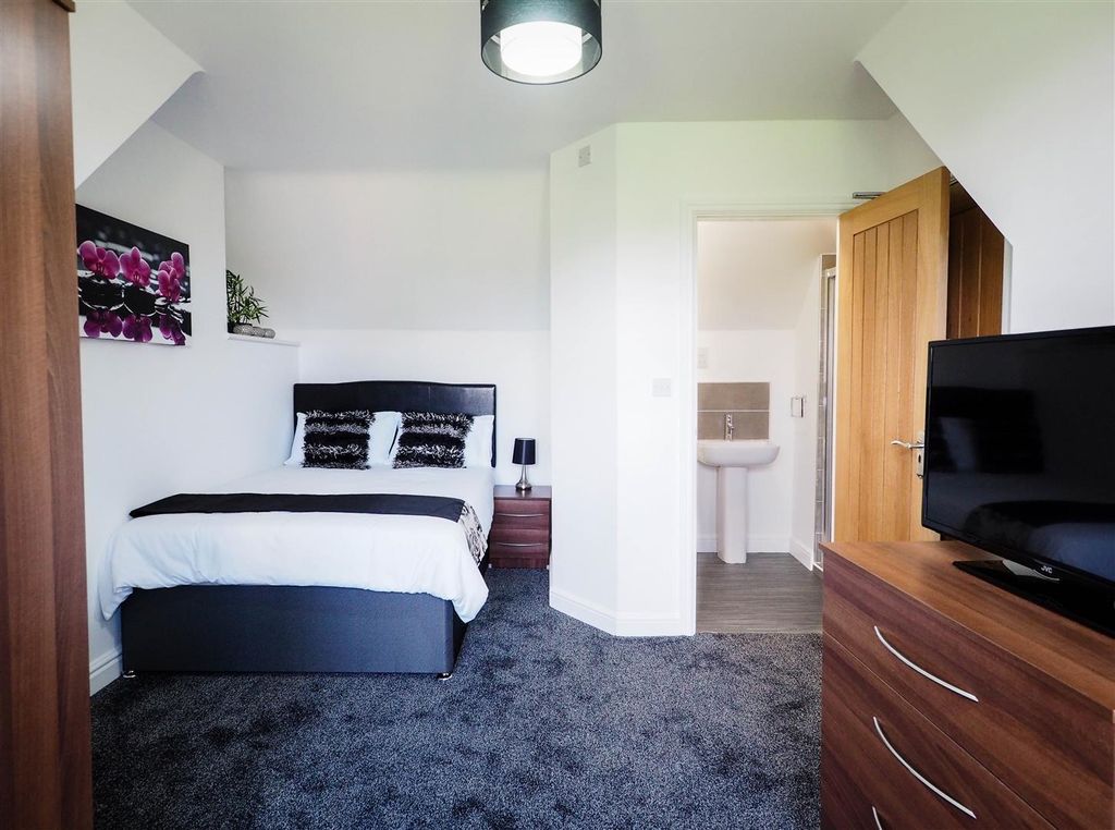 Property photo 1 of 10 d06Nkhyh20-Emagqinlyog.Jpg