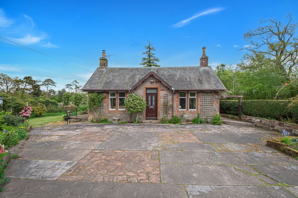 Property photo 2 of 31