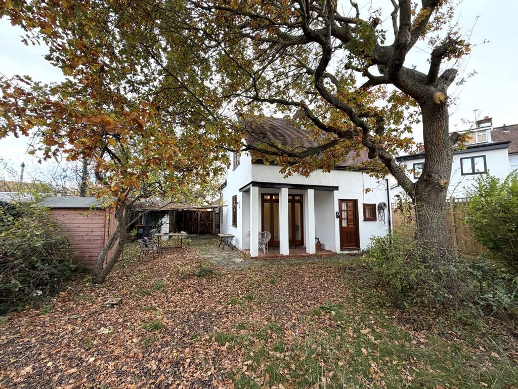 Property photo 2 of 17