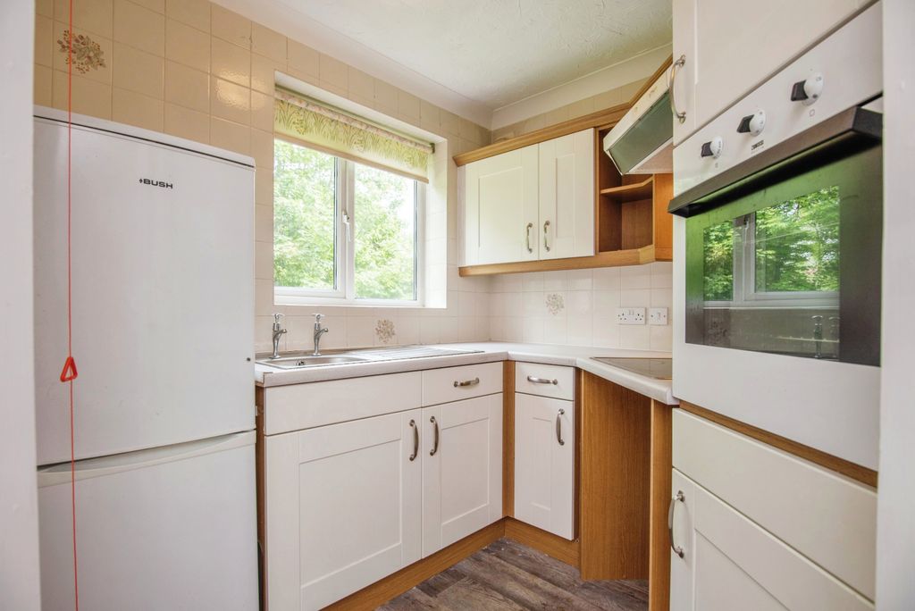 Property photo 2 of 12 Kitchen