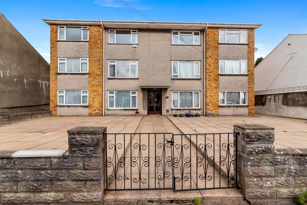 Property photo 1 of 15 Victoria-Court-19.Jpg