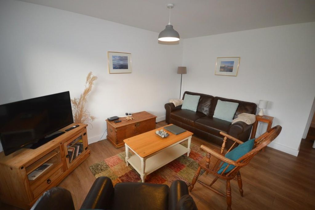 Property photo 2 of 11 Dsc_0010 (Medium).Jpg