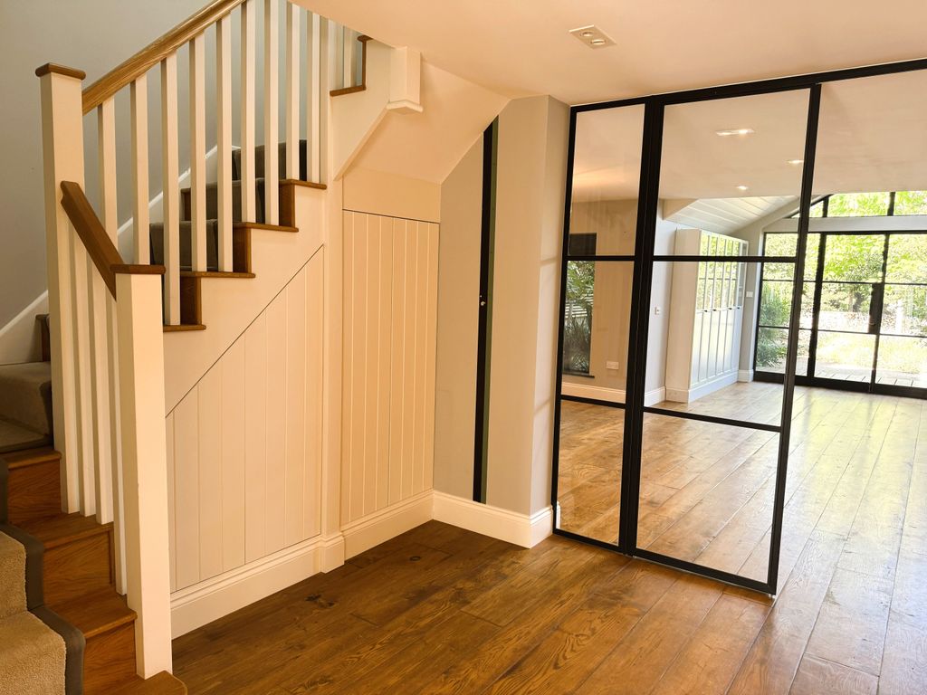 Property photo 2 of 19 Img_56801