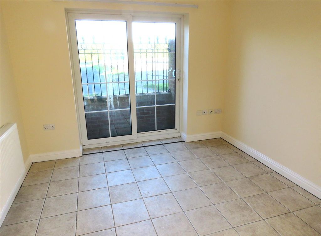 Property photo 2 of 7 Lounge Dining Room