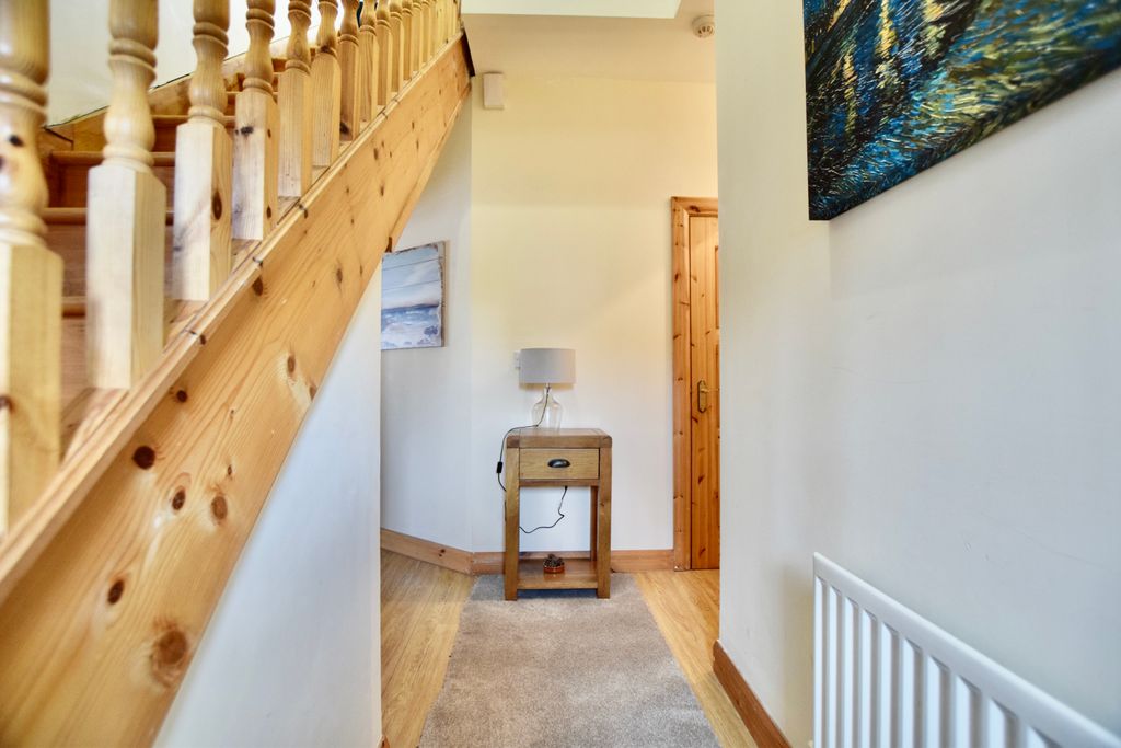 Property photo 2 of 26