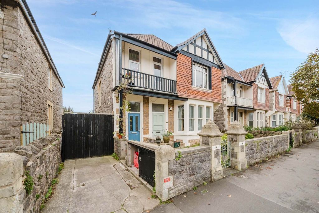 Property photo 1 of 22