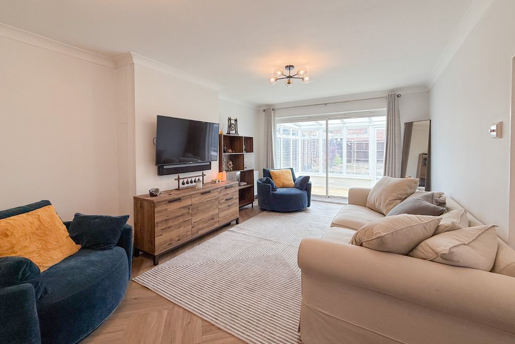 Property photo 3 of 16 5439523