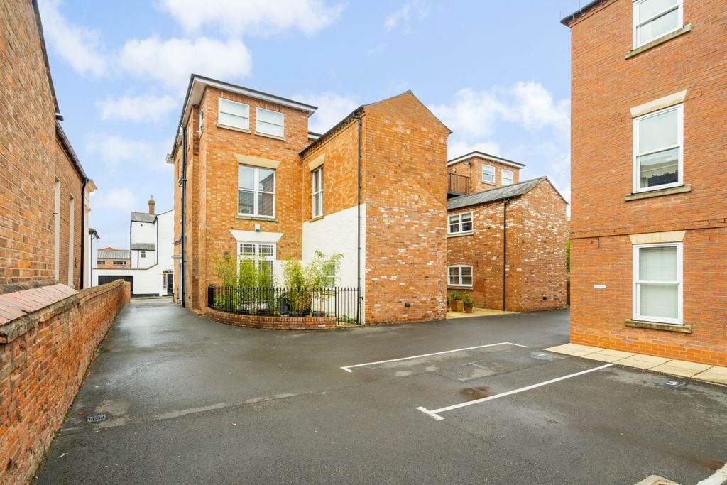 Additional image 14 of 2 bed flat to rentThe Fold, Payton Street, Stratford-Upon-Avon CV37