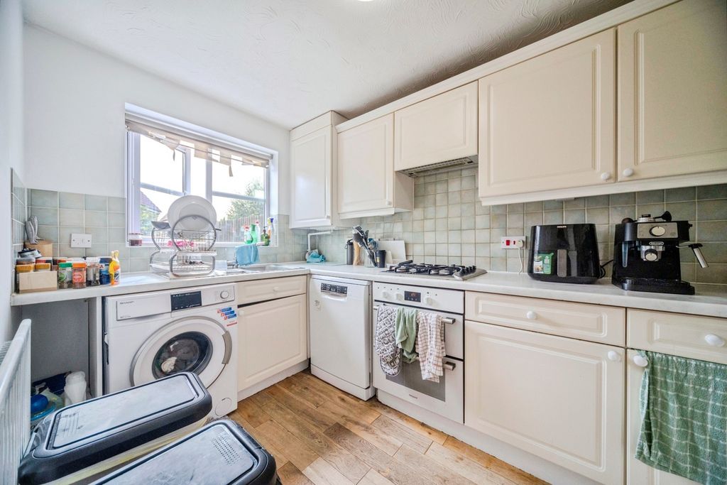 Property photo 3 of 36 Kitchen