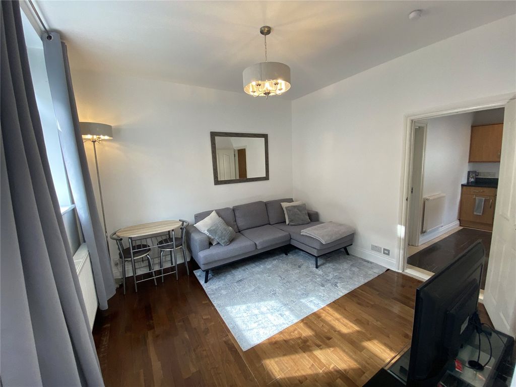 Property photo 2 of 11 Picture No. 16