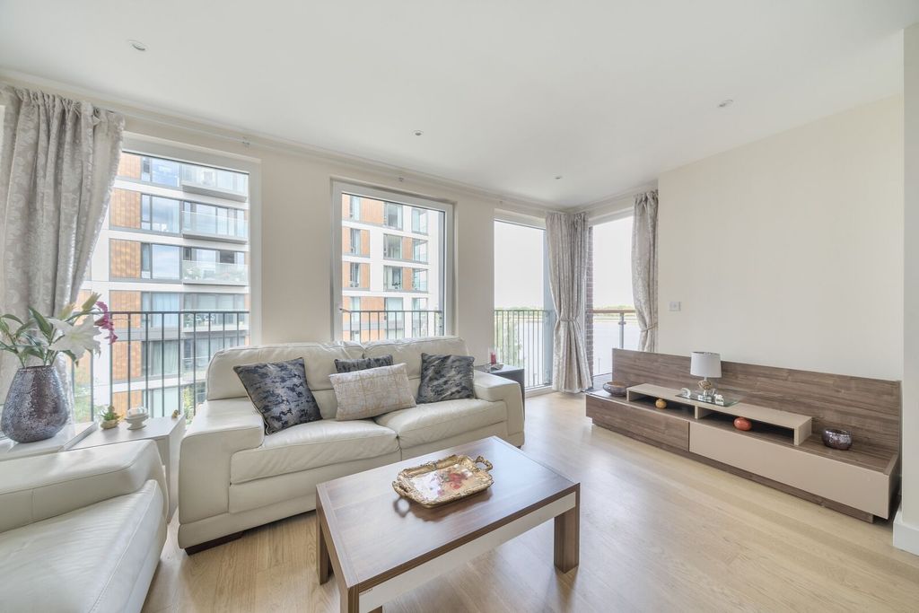 Property photo 1 of 19