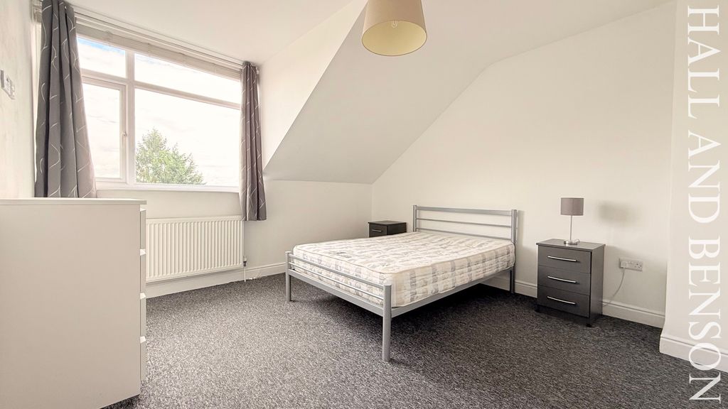 Property photo 2 of 13 Image