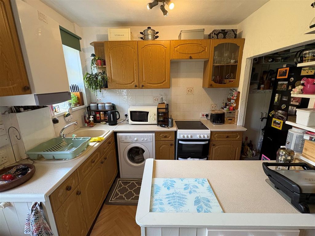 Property photo 2 of 20