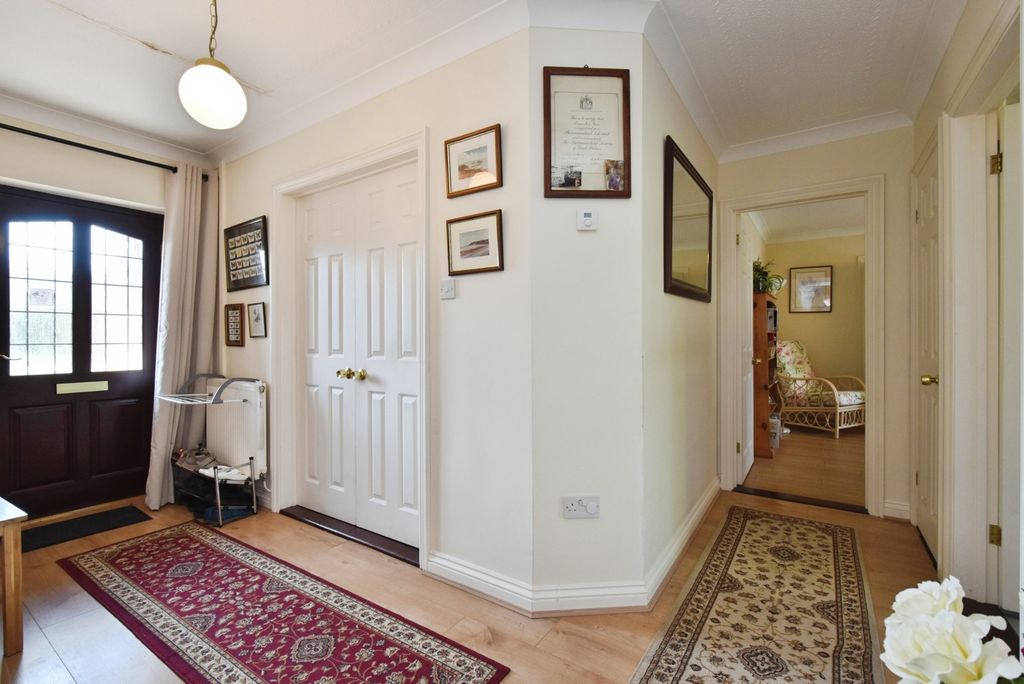 Property photo 2 of 17 Photo