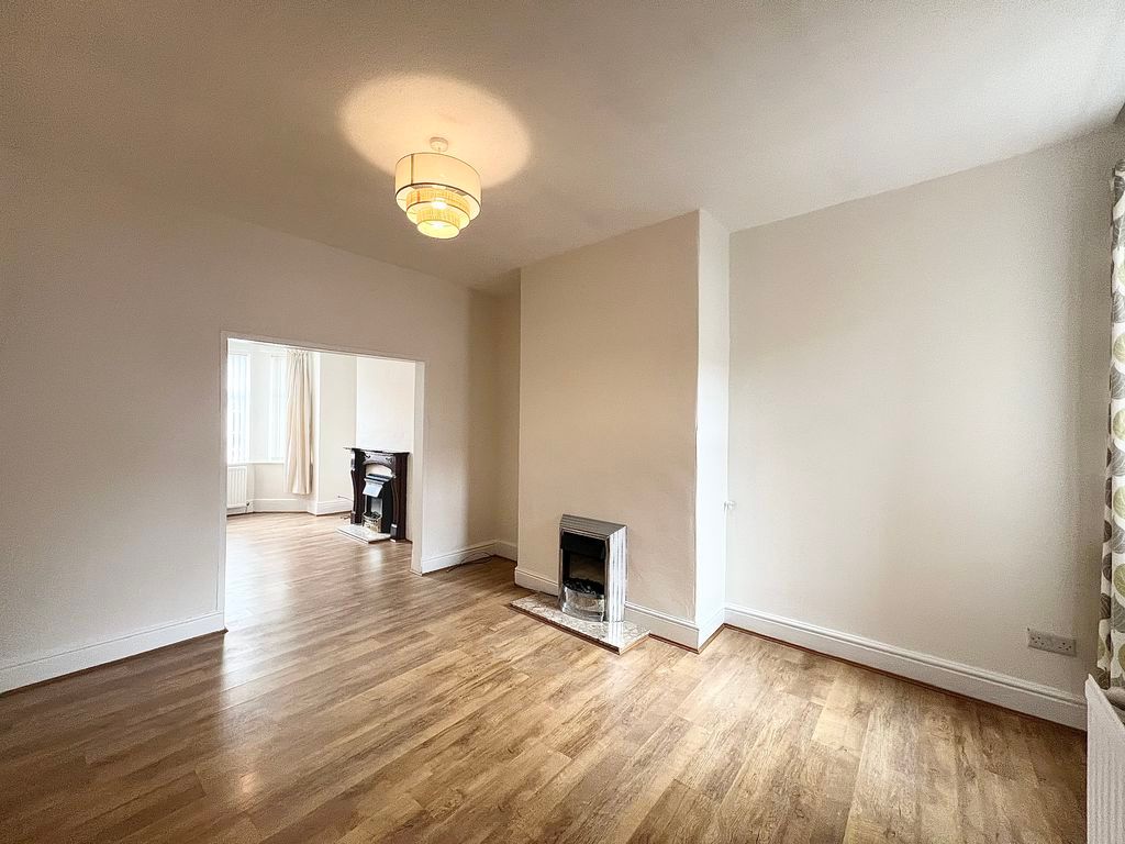 Property photo 3 of 11 Photo 8