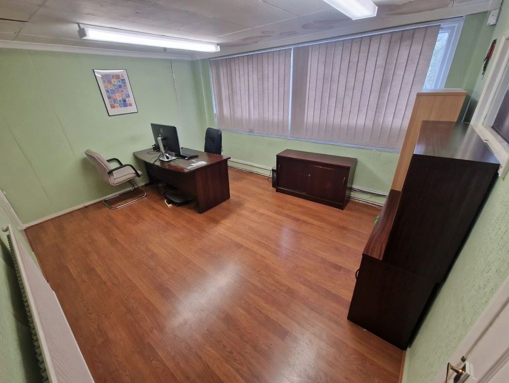 Property photo 3 of 27