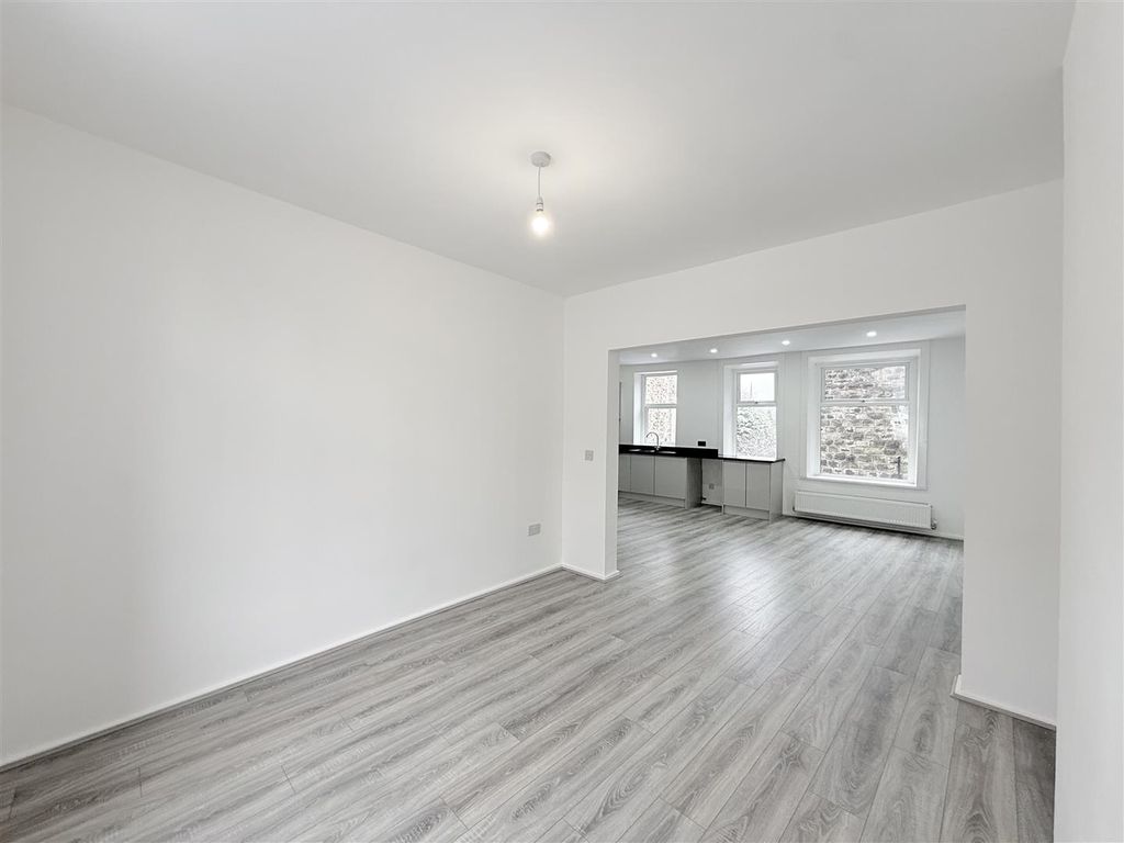 Property photo 3 of 17 Img_0051.Jpeg