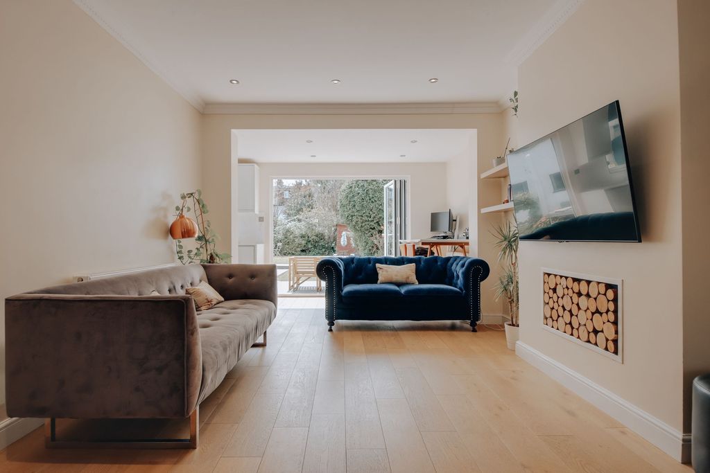 Property photo 1 of 17 Open-Plan Living Area