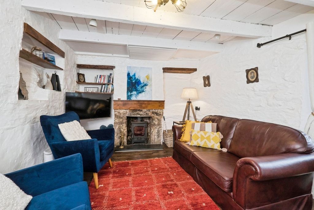 Property photo 3 of 17