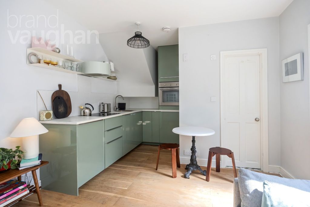 Property photo 3 of 10 Picture 3