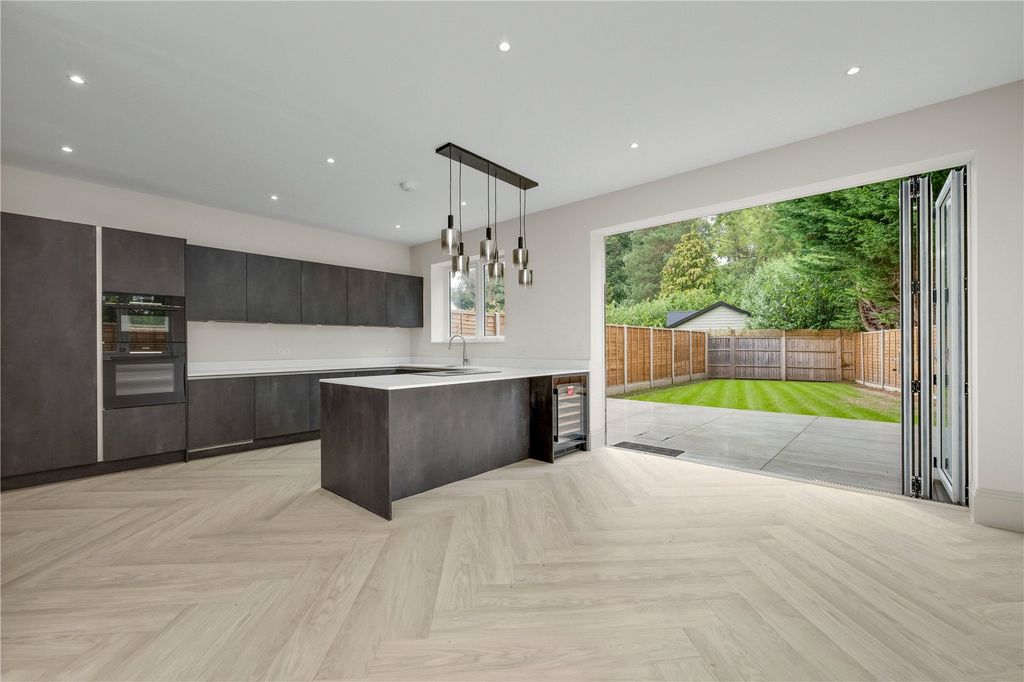 Property photo 3 of 17 Kitchen/Diner