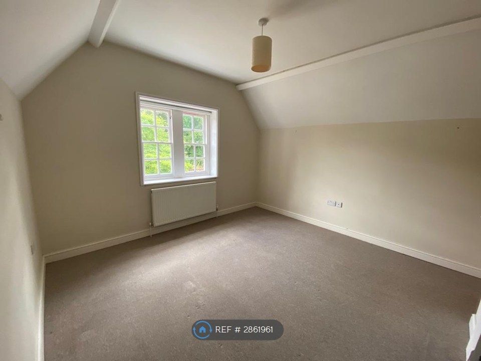 Property photo 3 of 12 Upstairs Master Bedroom