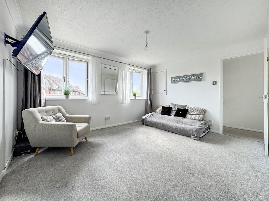 Property photo 3 of 9