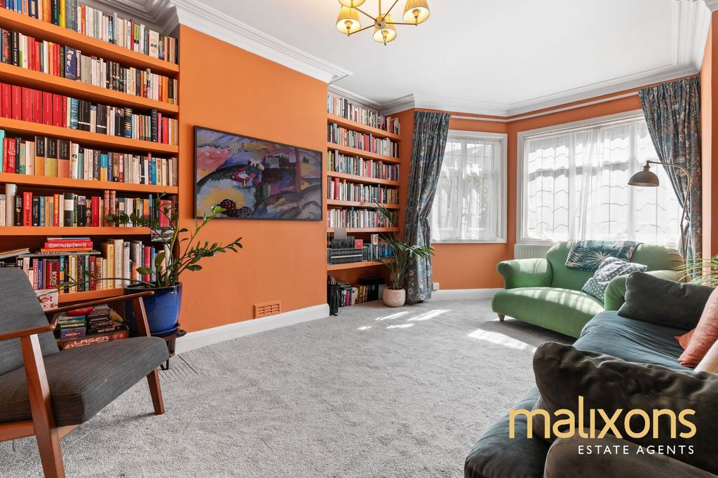 Property photo 2 of 11