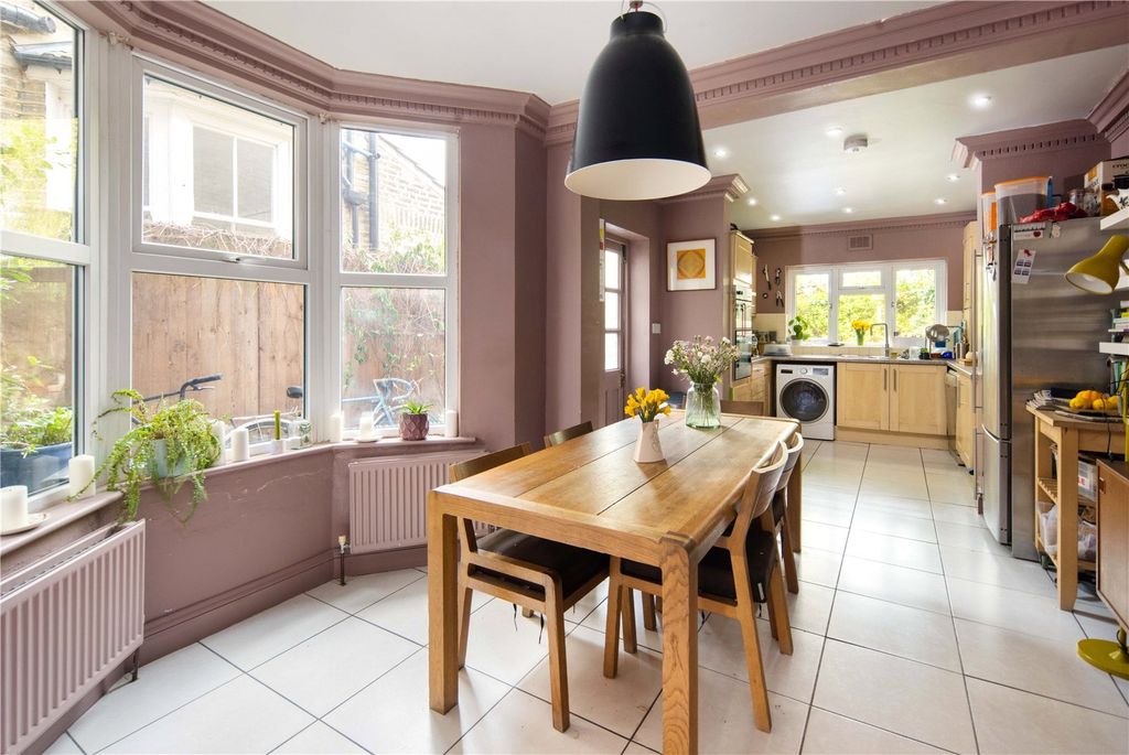 Property photo 3 of 28 Dining Area
